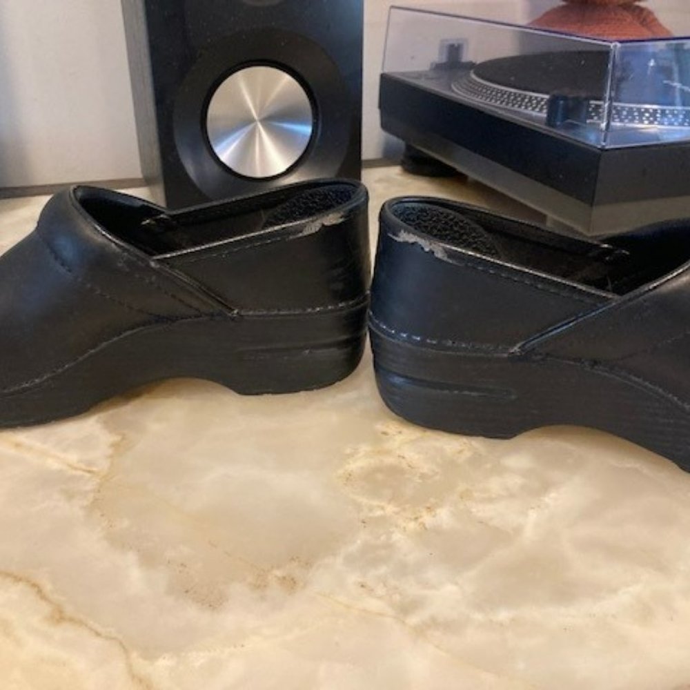 Dansko Size 37 Professional Black Oiled Leather Clogs - Picture 3 of 8